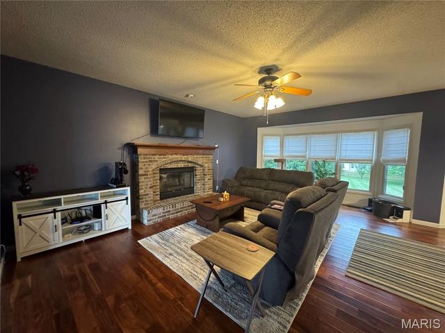 3594 Sky Hawk Drive, Shiloh, IL 62221