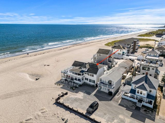 10 Haverhill Avenue # 2, Hampton, NH 03842