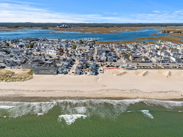 10 Haverhill Avenue # 2, Hampton, NH 03842