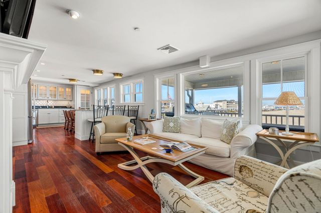 10 Haverhill Avenue # 2, Hampton, NH 03842