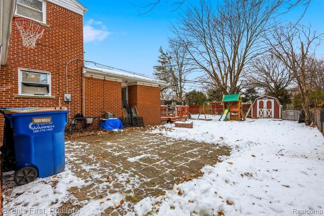 29337 Roan Drive, Warren, MI 48093