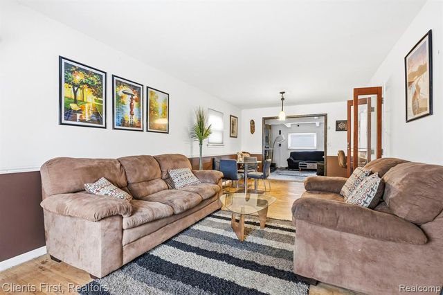 29337 Roan Drive, Warren, MI 48093