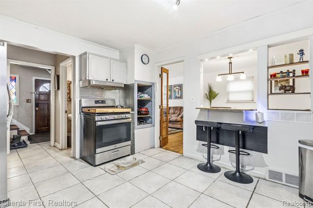 29337 Roan Drive, Warren, MI 48093