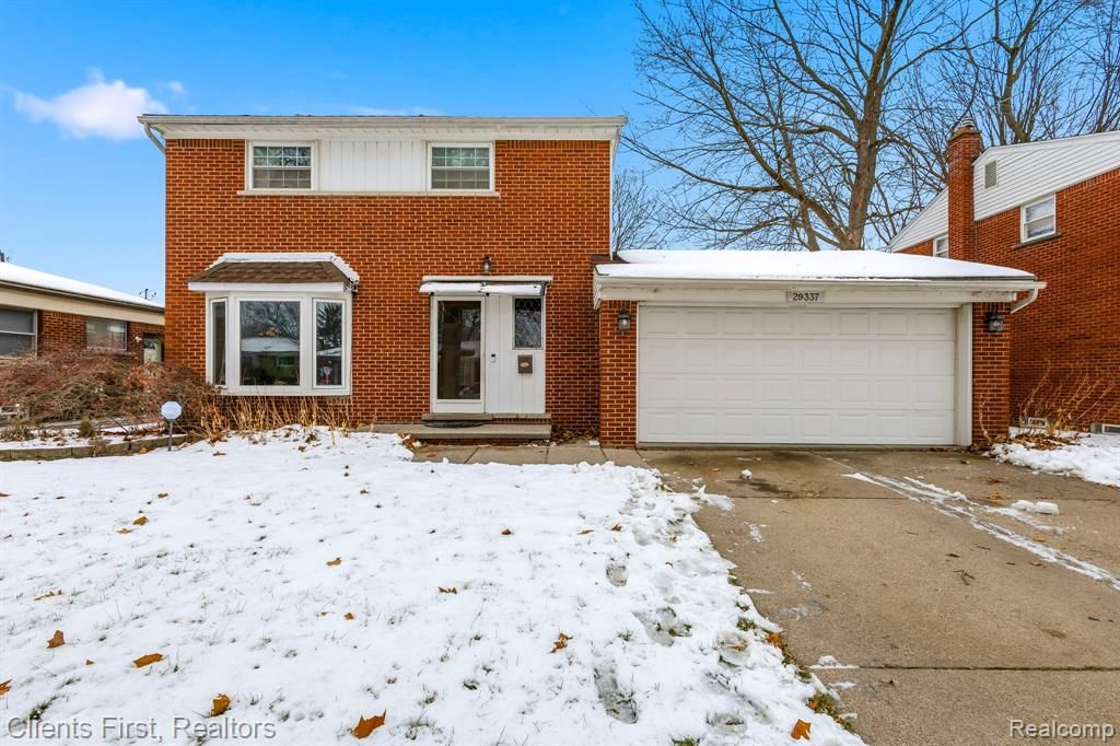 29337 Roan Drive, Warren, MI 48093