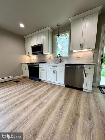 312 SUMMER AVE, Horsham, PA 19044