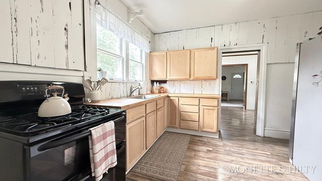 2108 Letart Avenue, Muskegon, MI 49441