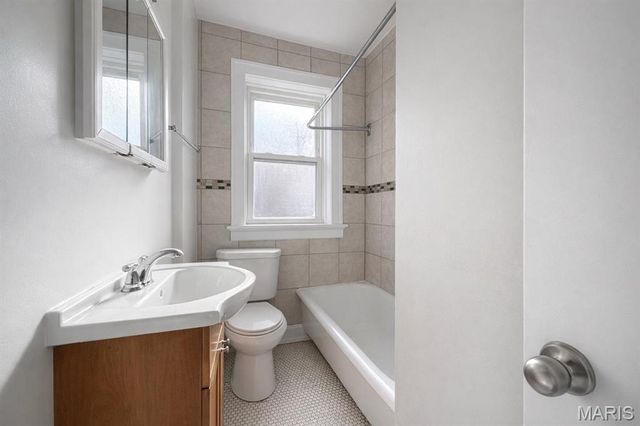 4626 Shenandoah Avenue, St Louis, MO 63110
