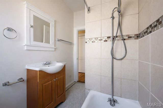 4626 Shenandoah Avenue, St Louis, MO 63110