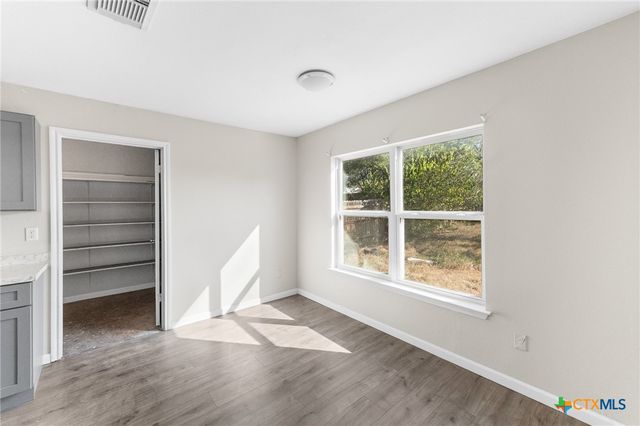 8010 Chestnut Gate Drive, Converse, TX 78109