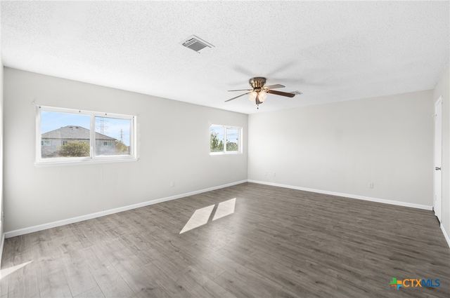 8010 Chestnut Gate Drive, Converse, TX 78109