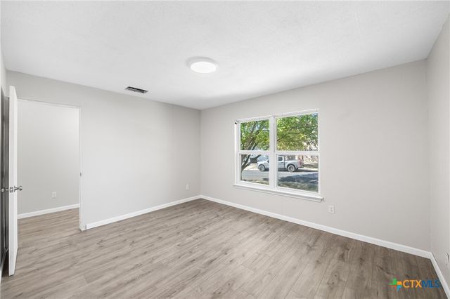 8010 Chestnut Gate Drive, Converse, TX 78109