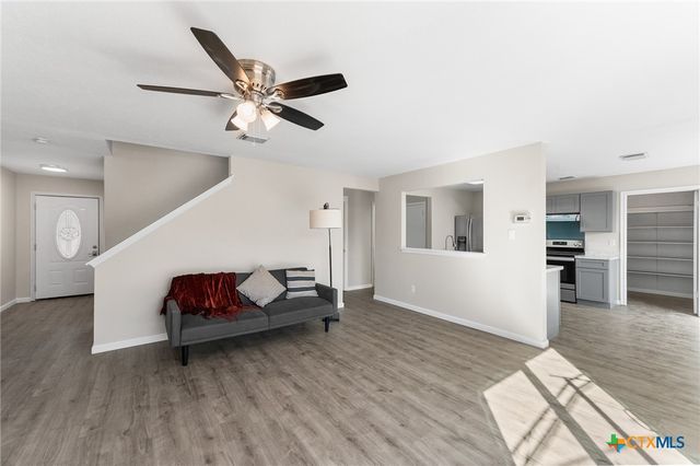 8010 Chestnut Gate Drive, Converse, TX 78109