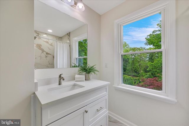 711 WOODLAND DR, Baltimore, MD 21227