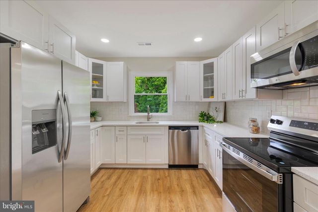 711 WOODLAND DR, Baltimore, MD 21227