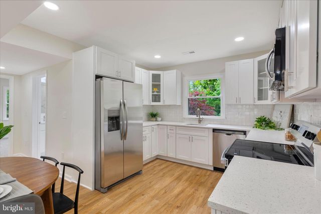711 WOODLAND DR, Baltimore, MD 21227