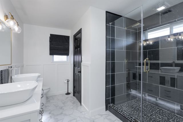 1913 E Branch Hollow Drive, Carrollton, TX 75007