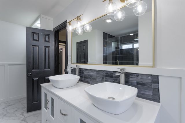 1913 E Branch Hollow Drive, Carrollton, TX 75007