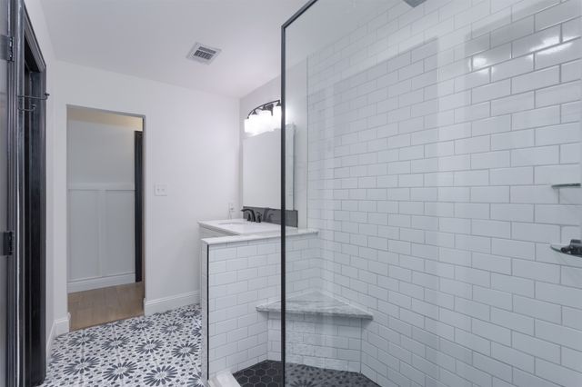 1913 E Branch Hollow Drive, Carrollton, TX 75007