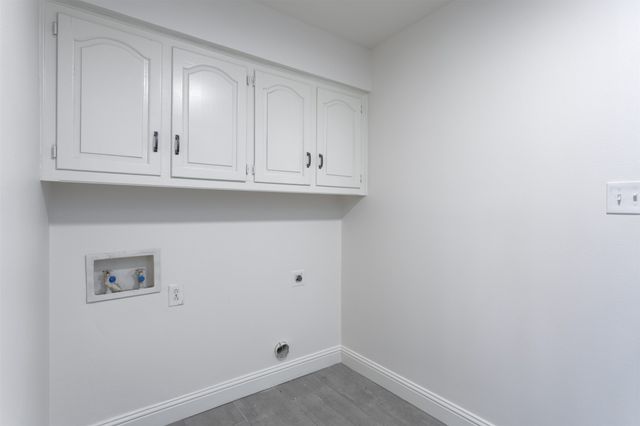 1913 E Branch Hollow Drive, Carrollton, TX 75007