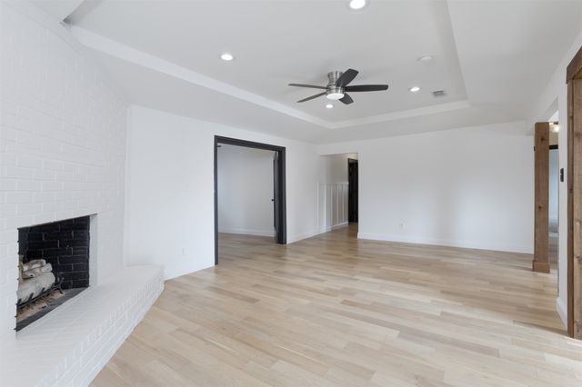 1913 E Branch Hollow Drive, Carrollton, TX 75007