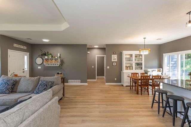 933 Highland Ridge Drive, Manhattan, KS 66503