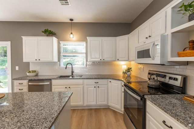 933 Highland Ridge Drive, Manhattan, KS 66503