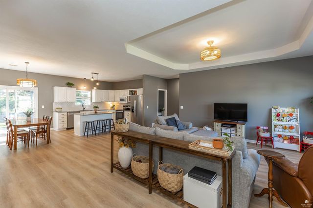 933 Highland Ridge Drive, Manhattan, KS 66503