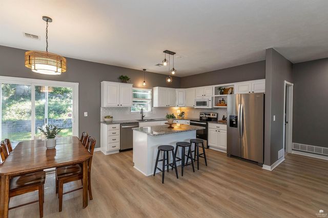 933 Highland Ridge Drive, Manhattan, KS 66503