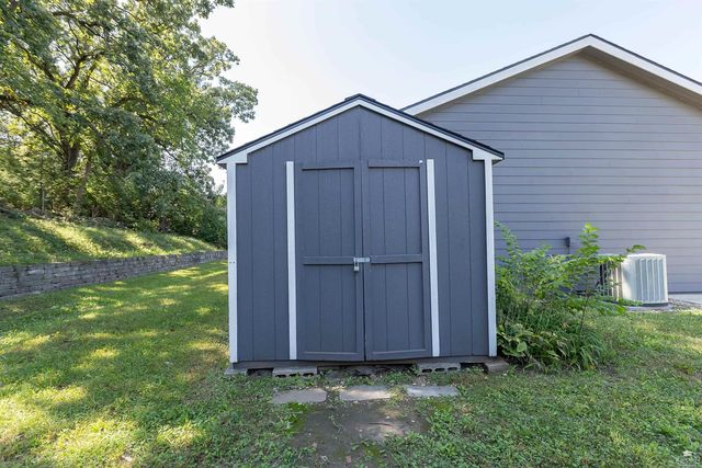 933 Highland Ridge Drive, Manhattan, KS 66503