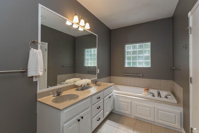 933 Highland Ridge Drive, Manhattan, KS 66503