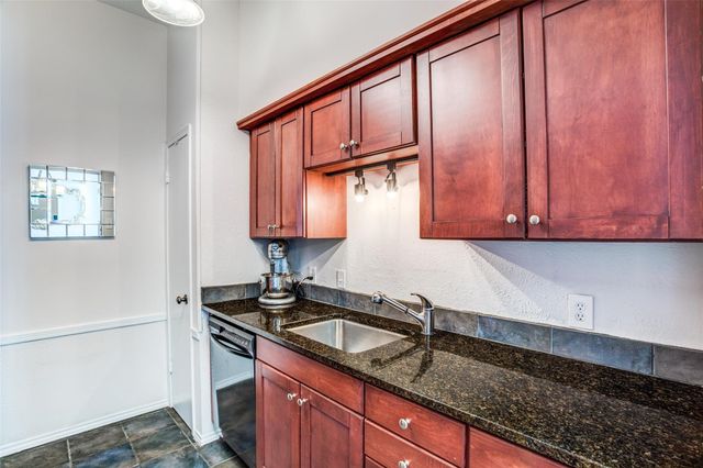 10421 High Hollows Drive 111, Dallas, TX 75230