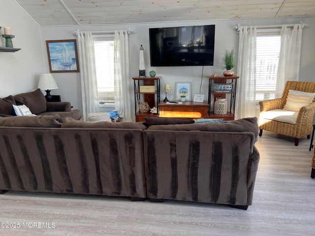 27 S Dayton Drive, Little Egg Harbor, NJ 08087