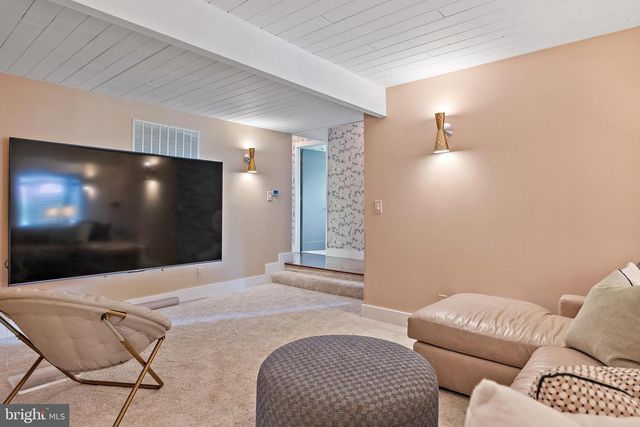 1924 THOMAS DR, Annapolis, MD 21409