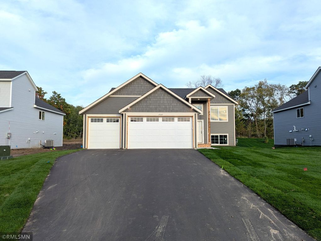 19087 Goodhue Street NE, East Bethel, MN 55011 — photo 2