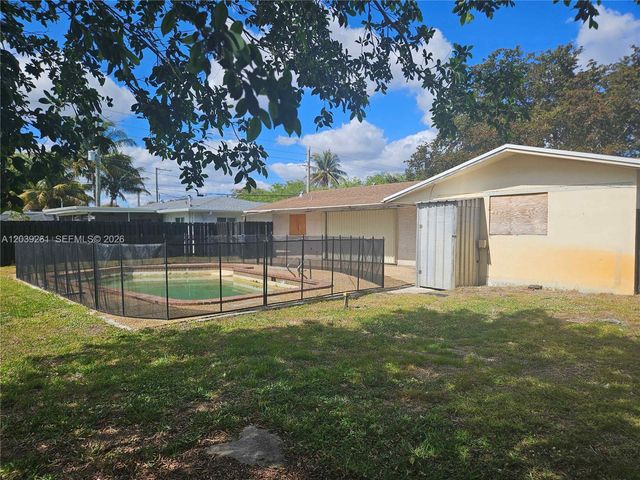 4506 Taft St, Hollywood, FL 33021