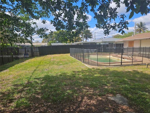 4506 Taft St, Hollywood, FL 33021