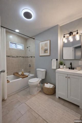 633 Thomas Boulevard, East Orange, NJ 07017