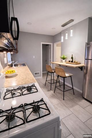 633 Thomas Boulevard, East Orange, NJ 07017