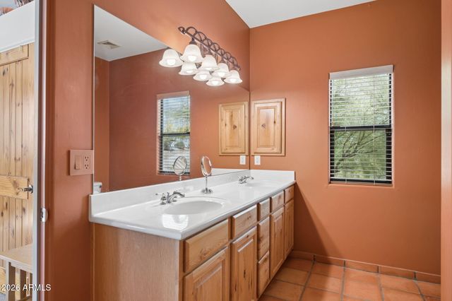 39955 N ECHO CANYON Drive, Cave Creek, AZ 85331