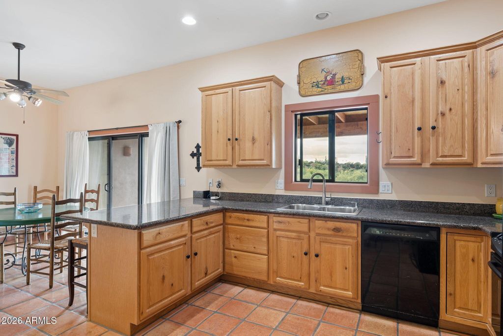 Image 12 of property listing at 39955 N ECHO CANYON Drive, Cave Creek, AZ 85331