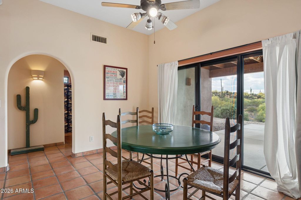 Image 13 of property listing at 39955 N ECHO CANYON Drive, Cave Creek, AZ 85331