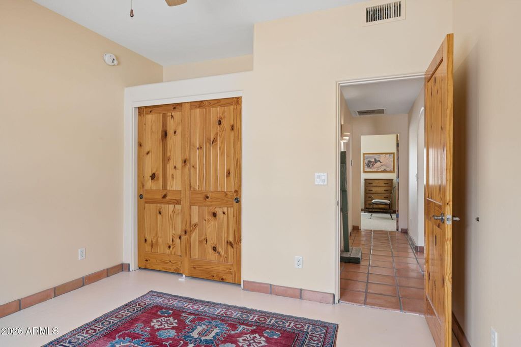 Image 18 of property listing at 39955 N ECHO CANYON Drive, Cave Creek, AZ 85331