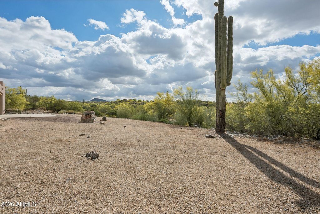 Image 23 of property listing at 39955 N ECHO CANYON Drive, Cave Creek, AZ 85331