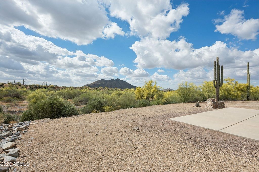 Image 24 of property listing at 39955 N ECHO CANYON Drive, Cave Creek, AZ 85331