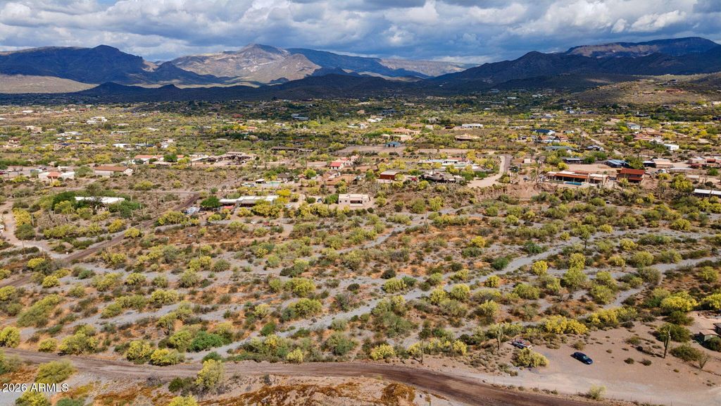 Image 3 of property listing at 39955 N ECHO CANYON Drive, Cave Creek, AZ 85331