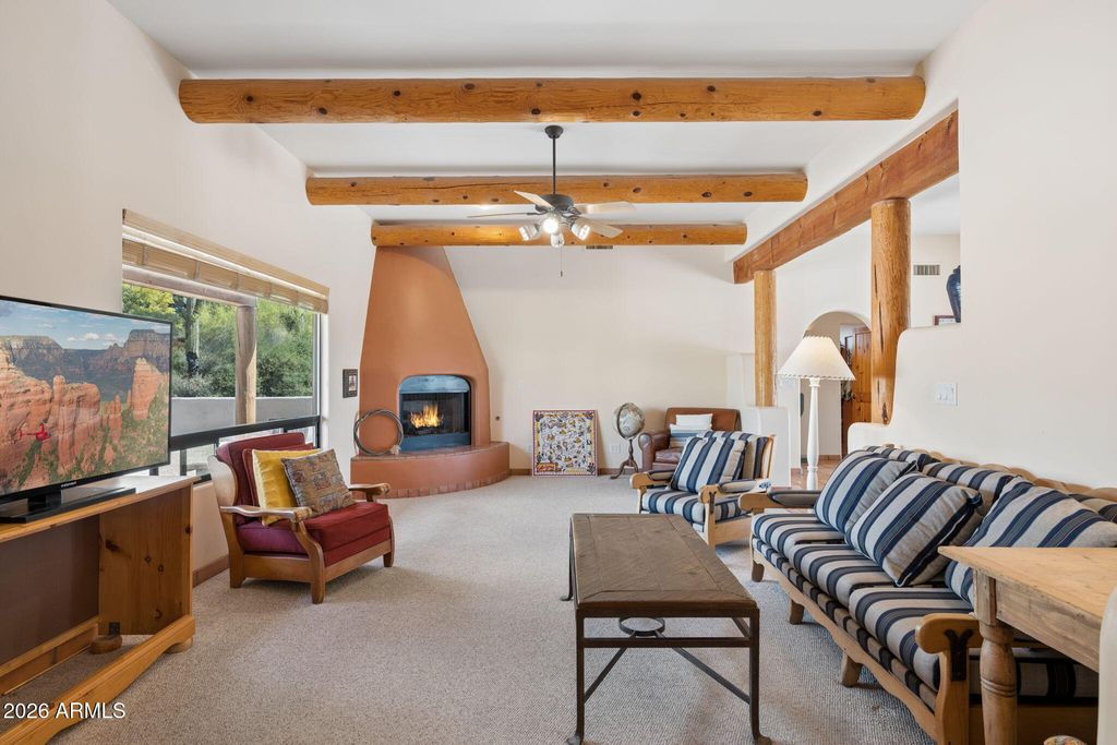 Image 8 of property listing at 39955 N ECHO CANYON Drive, Cave Creek, AZ 85331