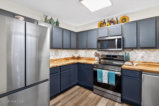 41 Pirates Cove Drive, Swansboro, NC 28584