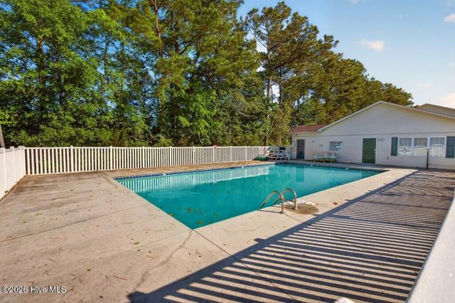 41 Pirates Cove Drive, Swansboro, NC 28584