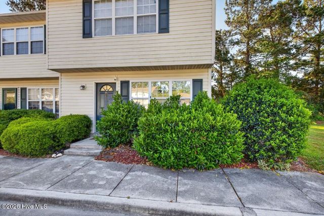 41 Pirates Cove Drive, Swansboro, NC 28584