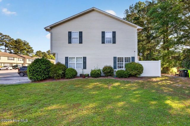 41 Pirates Cove Drive, Swansboro, NC 28584